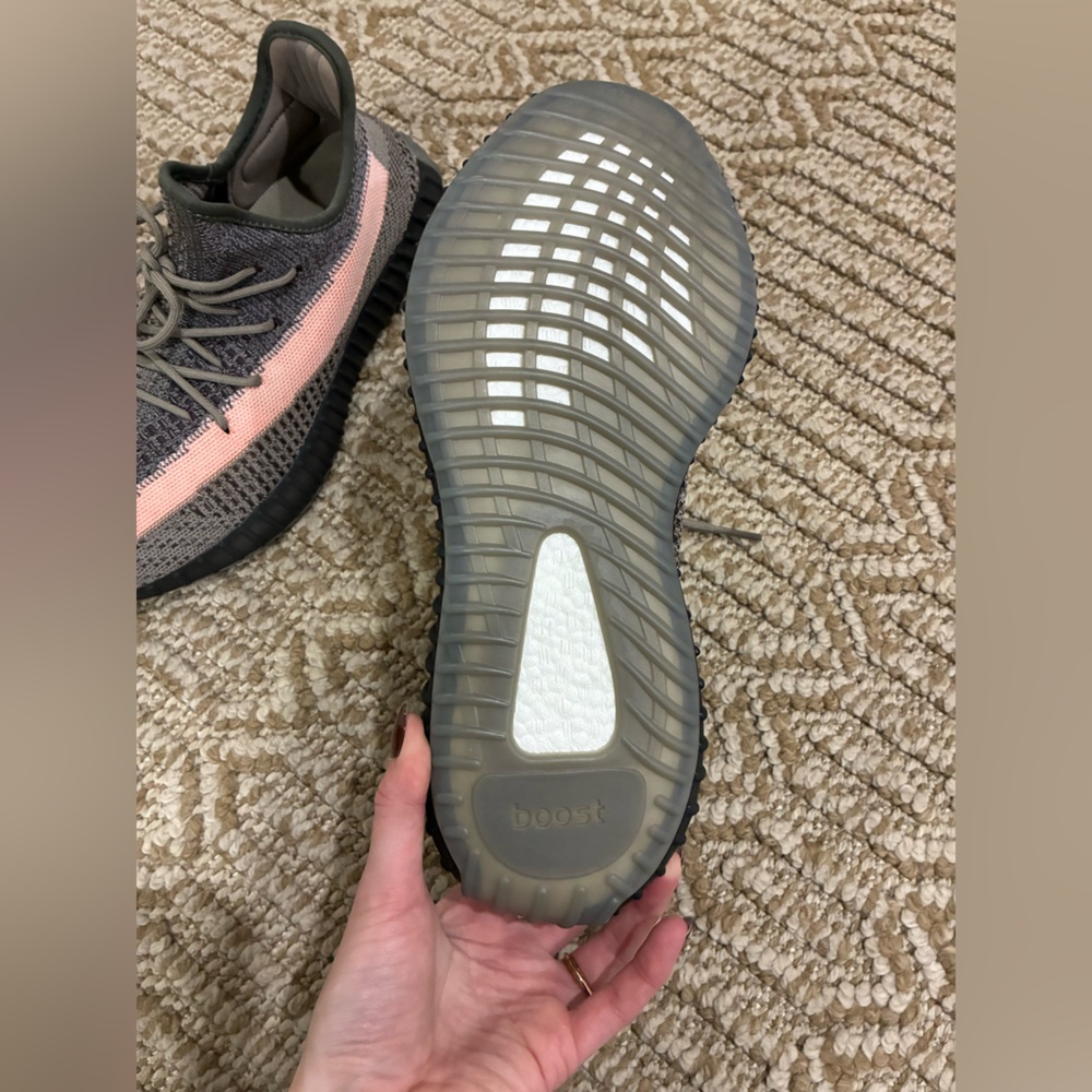 Adidas Yeezy Boost 350 V2 Sneaker - Picture 3 of 5